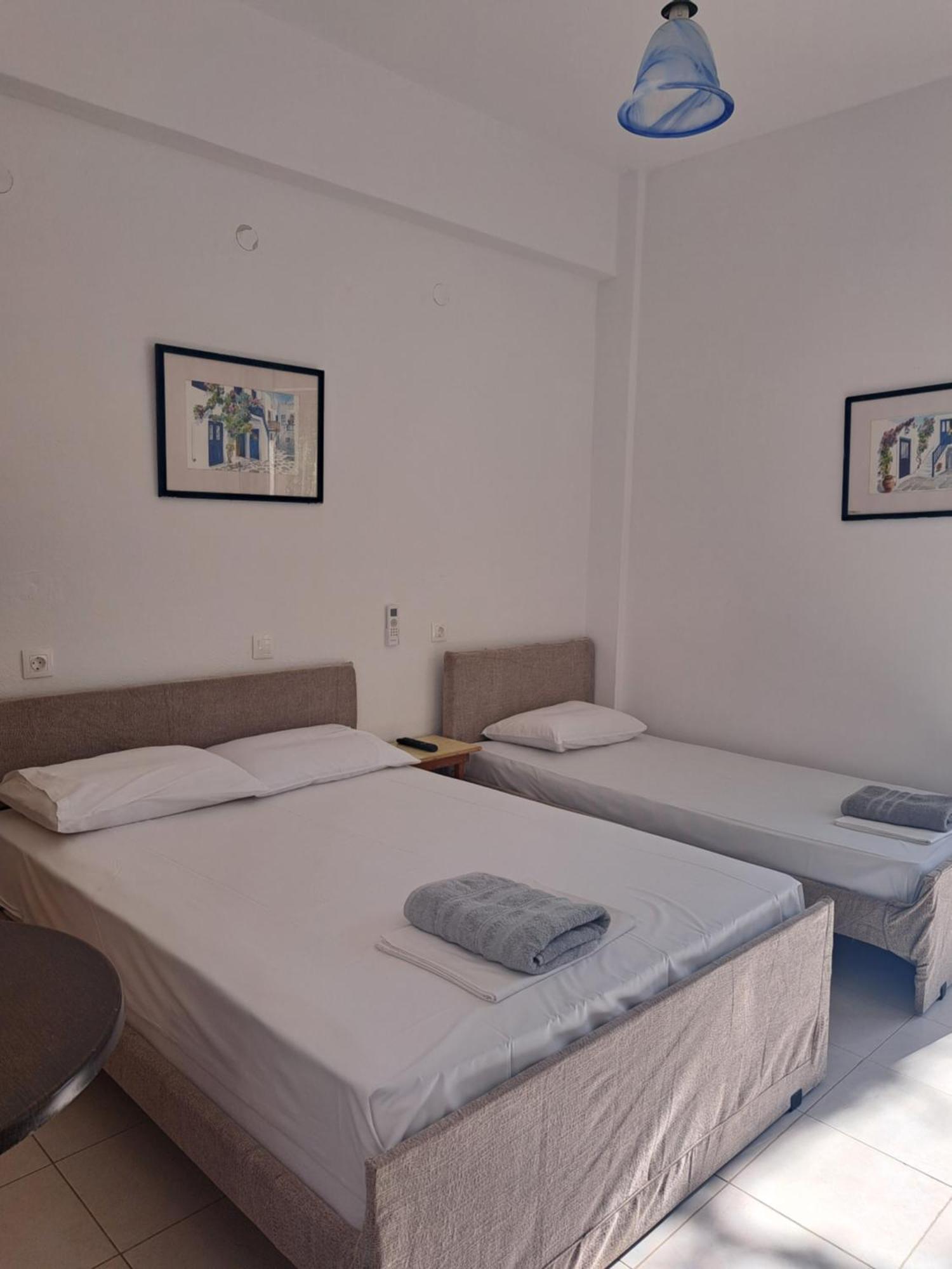 Studios Mona Агиос Георгиос Екстериор снимка