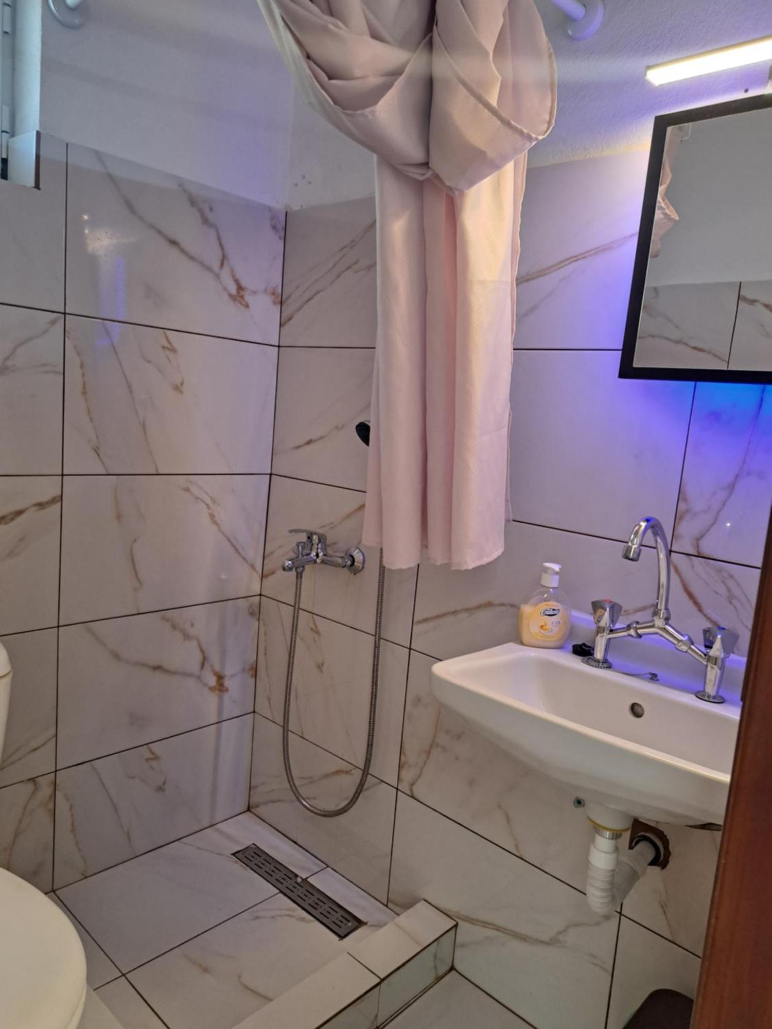 Studios Mona Агиос Георгиос Екстериор снимка